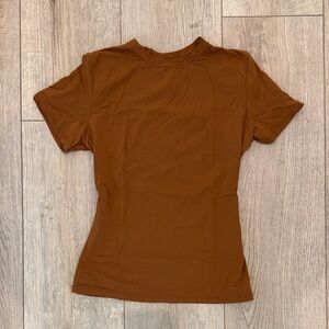 SKIMS Rich Brown Short Sleeve Tee
